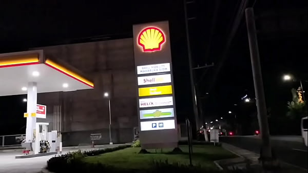 Pinay pakarat sa shell gas sation and eats cum