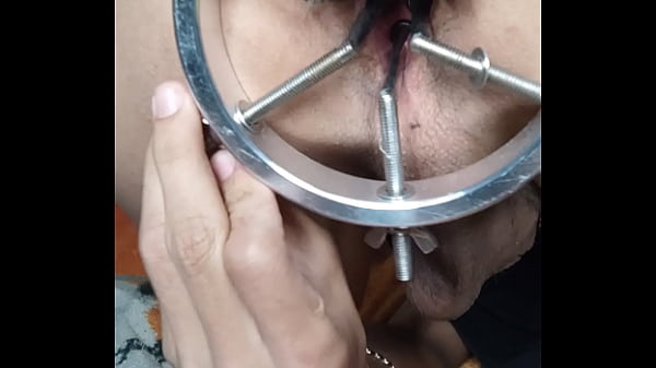 Play MP4 - Bdsm Expandiendome el ano con un especulo