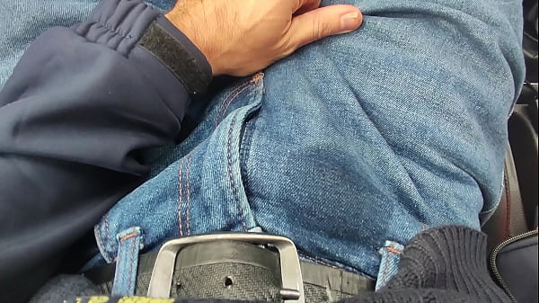 Play MP4 - Peeing in pants