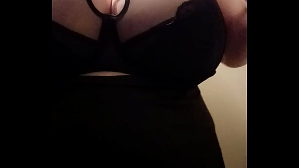 Titty Squeeze  #Bustyprimalxxx 