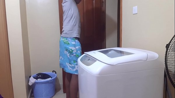 Play MP4 - الجنس الرقيق تنظيف المنزل الإيراني