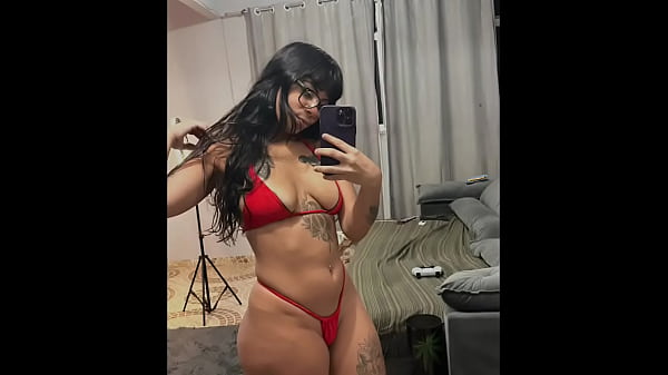 Novinha_perde o_telefone_e vídeos íntimos que_ela faz_pro namorada vazam na net