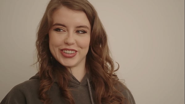 Eden Ivy Is A Hot And Horny Girlfriend thumbnail