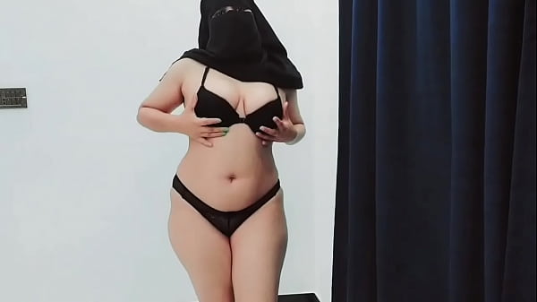 Pakistani girl in bra panty nude dancing