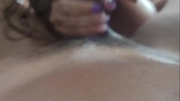 Nada Melhor Que Morar Ao Lado De Uma Vizinha Sedenta Por Sexo,j&aacute; Vem Cedinho Tomar Leite thumbnail