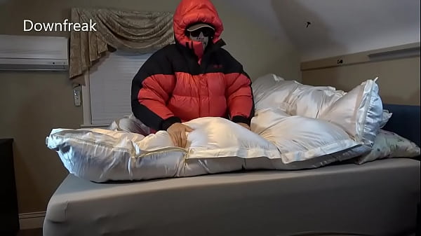 Humping_Marmot Parka On_Silk Comforter With Cumshot Ending