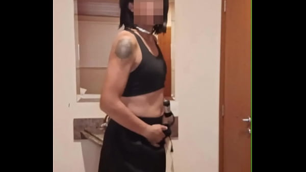 Cdzinha dan&ccedil;ando 