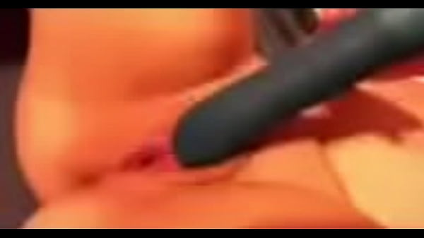 Nonton Working Her Pussy thumbnail