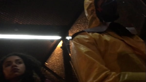 Jaqueta vermelha da novinha 