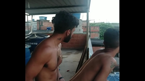 Play MP4 - Eu e meu vizinho fomos foder na laje e quase fomos pegos Davi Lobo