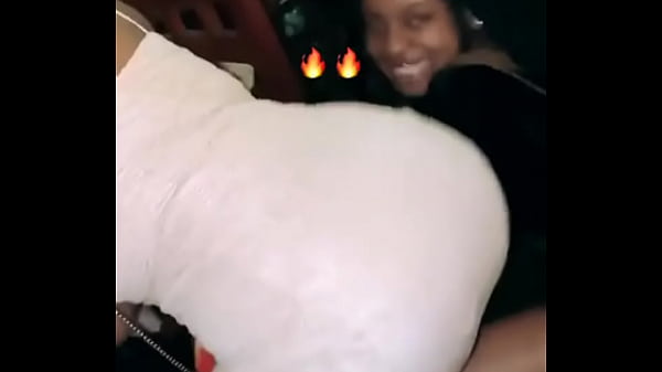 Play MP4 - two ebony bubble butts twerk in night club with upskirt