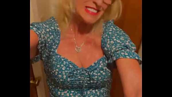 Nonton Quite Bored Tonight thumbnail