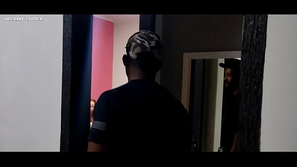 Eu vir minha prima nua pelas cameras de seguran&ccedil;a 