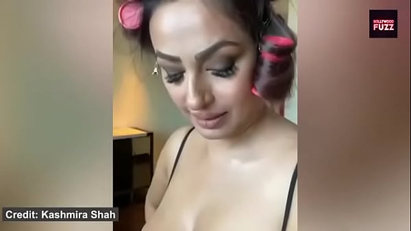 Nonton Hot Indian Big Boobs Of Milk thumbnail