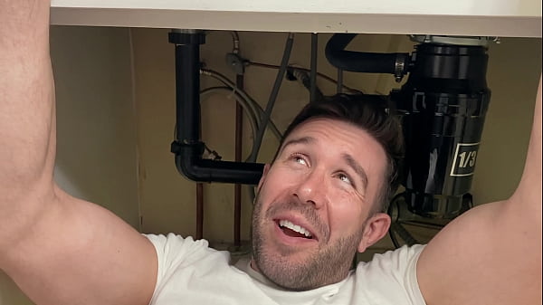 Play MP4 - HORNY HOTWIFE SEDUCES AND FUCKS THE PLUMBER WHILE HER HUSBAND IS AT WORK