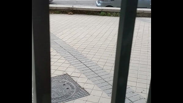 jerking in the building entrance, flashing 