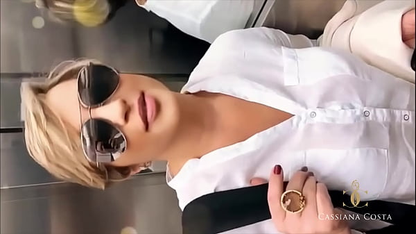 Fui em uma_consulta com GINECOLOGISTA e ele era meu seguidor nas redes sociais e gatinho não deu outra teve de examinar tudinho por horas_até me_encher de LEITINHO na boca