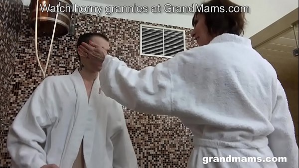 Play MP4 - Horny granny fucks step nephew in the shower