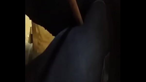 Play MP4 - Vieja culona metiendose un palo en el culo