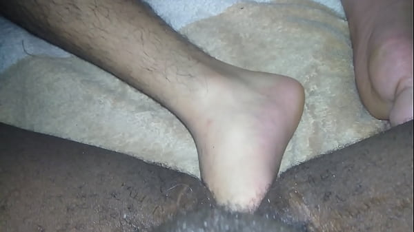 Play MP4 - Latin guy foot fucking mest