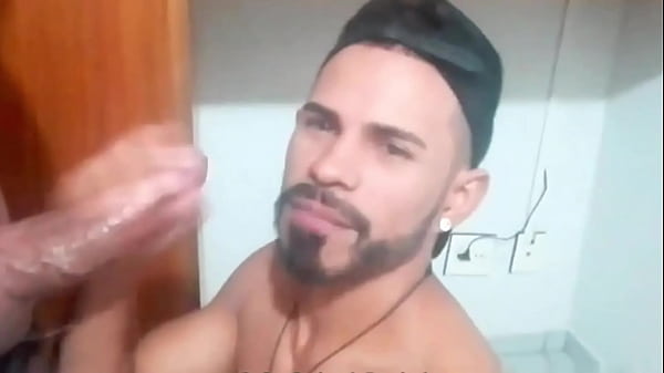 Yuri Ga&uacute;cho - Fodendo Antes De Entrar No Show thumbnail