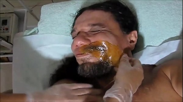 DEPILANDO OBIGODE_COM CERAQUENTE_PARA GRAVAR PORNO BEIJANDO AS NINFETINHAS NOVINHAS