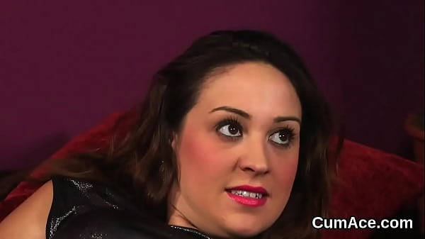 Astonishing kitten enjoys a deep throat and plenty of spunk on her face 