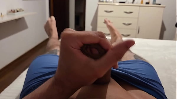 Play MP4 - BATENDO PUNHETA E GOZANDO MUITO