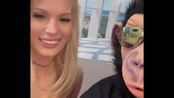 Nonton Candee Licious Doesn&rsquo;t Need To Shout To Leave You Speechless. This March 27th, Something As Delicate As It Is ... thumbnail