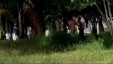 Marido Fode V&aacute;rios Machos No Dogging! Ele Deu O Cuzinho Na Frente Da Esposa thumbnail