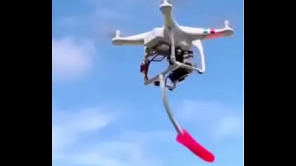 Latinaget drone dildoin pussy