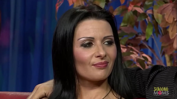 Play MP4 - Hard core two on two group action with two busty milfs and two horny big dicked guys