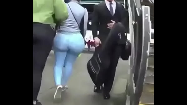 Play MP4 - Black Girl With Bubble Butt in Brazilian Jeans