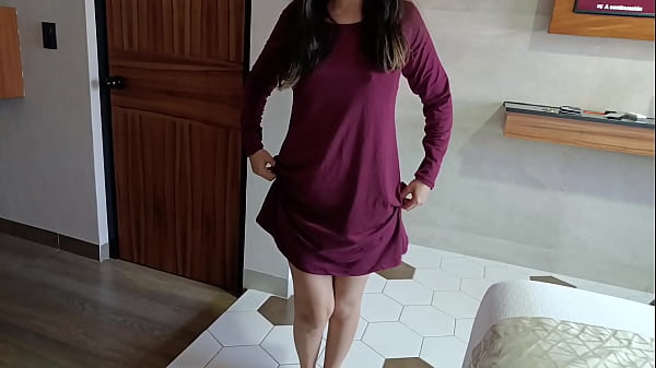 Está Jovencitase ve Inocente_pero es_muy Cachonda en_la Cama