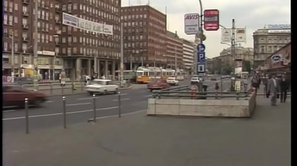 Nonton He Fucks The Horny Milf While Her Friend Watches And Masturbates thumbnail