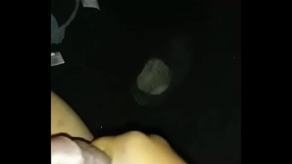 Play MP4 - bathroom nutt