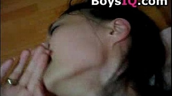 Asian beauty enjoying a cock at home - free porn video 