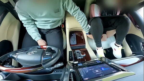 Play MP4 - 旦那とジムに来た人妻は不倫男に遠隔おもちゃでいじられる