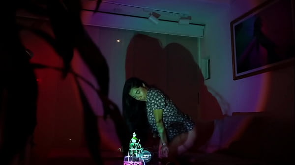 Belleza magn&eacute;tica hecha arte al frente de la c&aacute;mara 