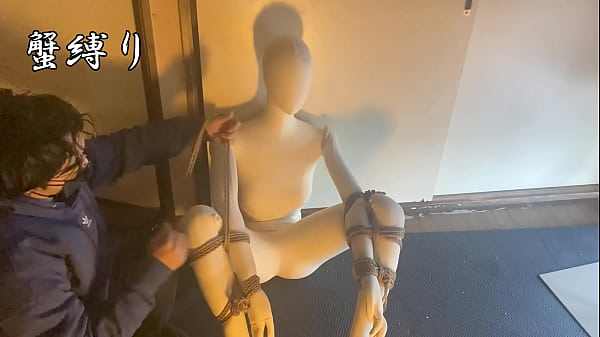 緊縛動画 蟹縛り