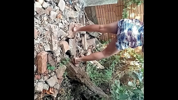 Play MP4 - O cara acorda a  de sua namorada e se oferece para chupar seu pau grande