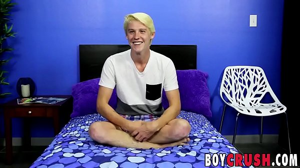 Handsome stud Brayden Cockner has a sexy solo show video thumbnail
