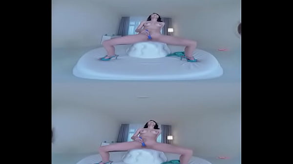 Vibrator brazilian milf's pussy insertion pleasures