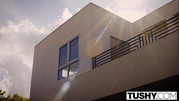 Play MP4 - TUSHY Ariana Marie First Anal