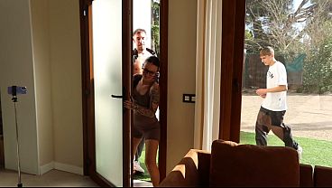 Nonton First Gang Bang Of Big-assed Girl With Glasses Who Gets Overwhelmed By 4 Giant Cocks - Zulema Torres thumbnail