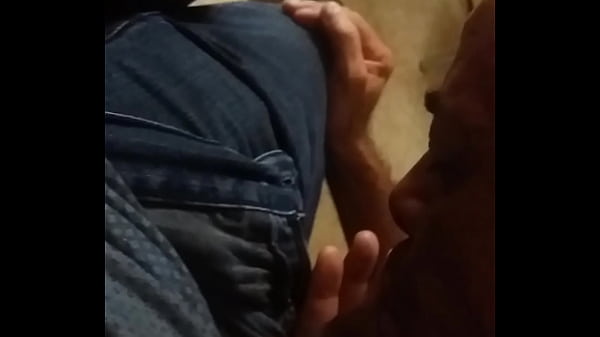 Coroa chupando minha rola 