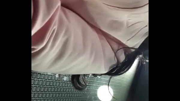 Play MP4 - エレベーターでびっくり