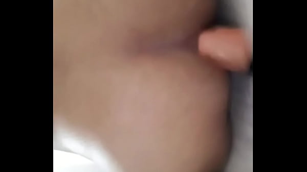 cavalgando no p&ecirc;nis de b. 