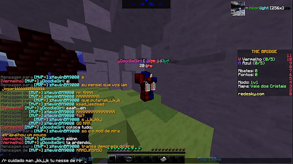 Comendo bem gostosinho minha prima no jogo quadrado 