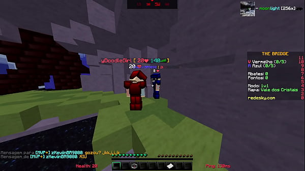 Comendo bem gostosinho minha prima no jogo quadrado